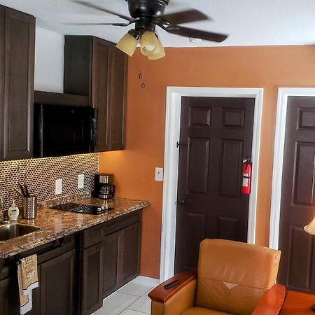 Stylish Suite Tampa Minutes To Hard Rock Casino Mango Exterior foto