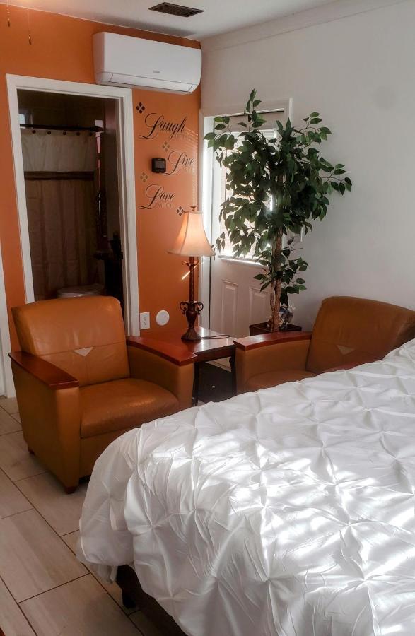 Stylish Suite Tampa Minutes To Hard Rock Casino Mango Exterior foto